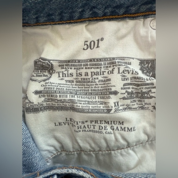 Levi’s 501® Original Cutoff High Rise Shorts With Shredded Hems And Button Fly - Picture 11 of 13